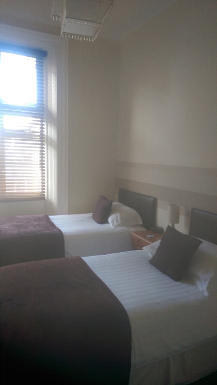 Alister Guest House Saint Helier Room photo